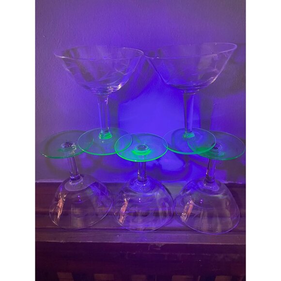 Vintage 1930s Set 5 Etched Stemware Glasses Uranium Base - Picture 3 of 16